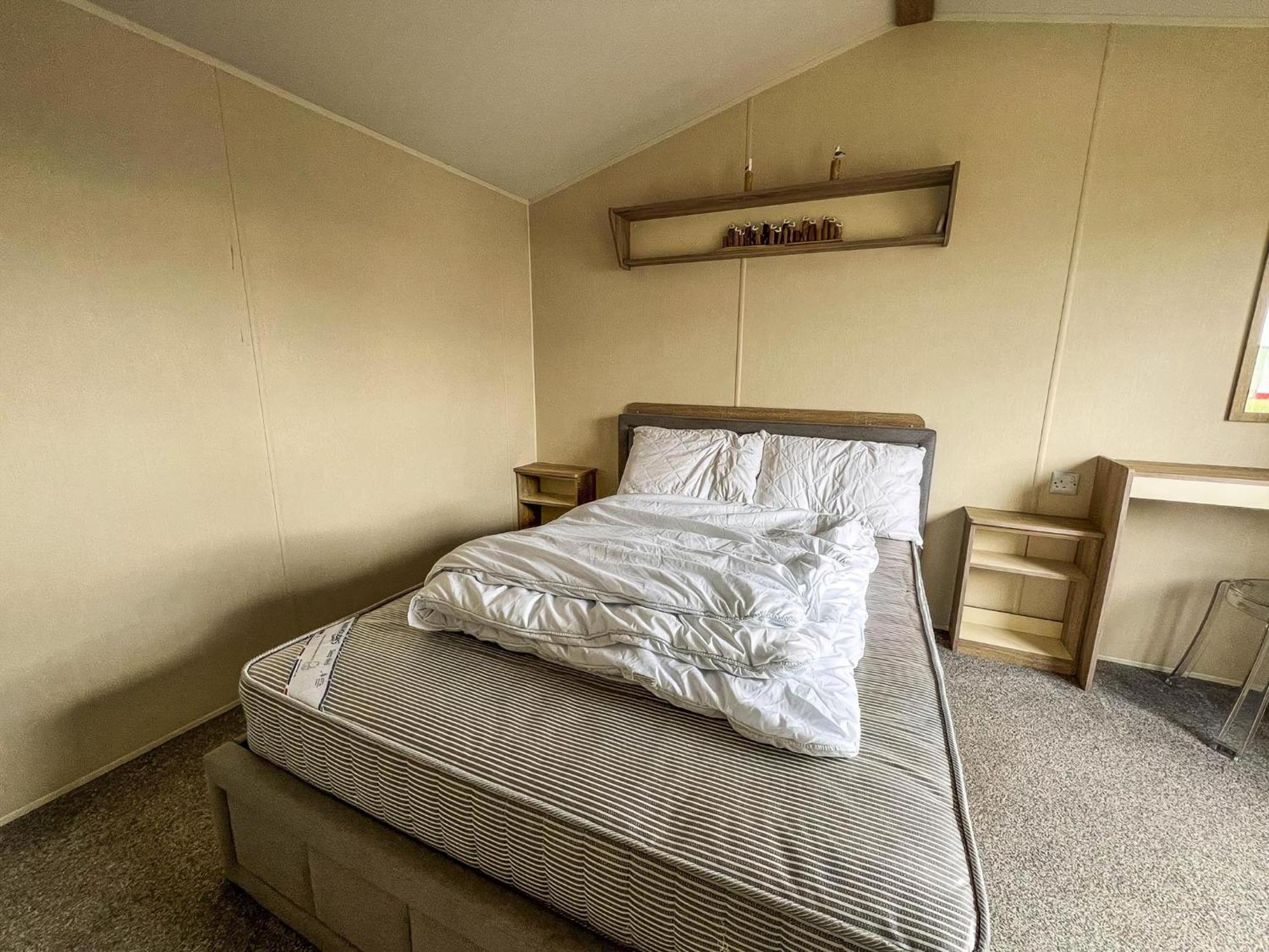 Modern 6 Berth Caravan With Wifi At St Osyth Beach In Essex Ref 28051Fv Clacton-on-Sea Zewnętrze zdjęcie