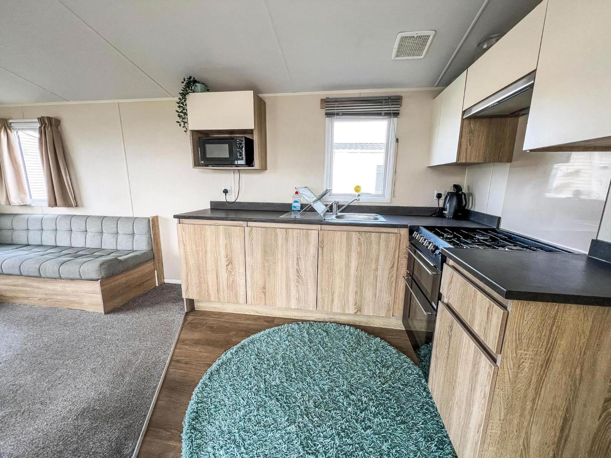 Modern 6 Berth Caravan With Wifi At St Osyth Beach In Essex Ref 28051Fv Clacton-on-Sea Zewnętrze zdjęcie
