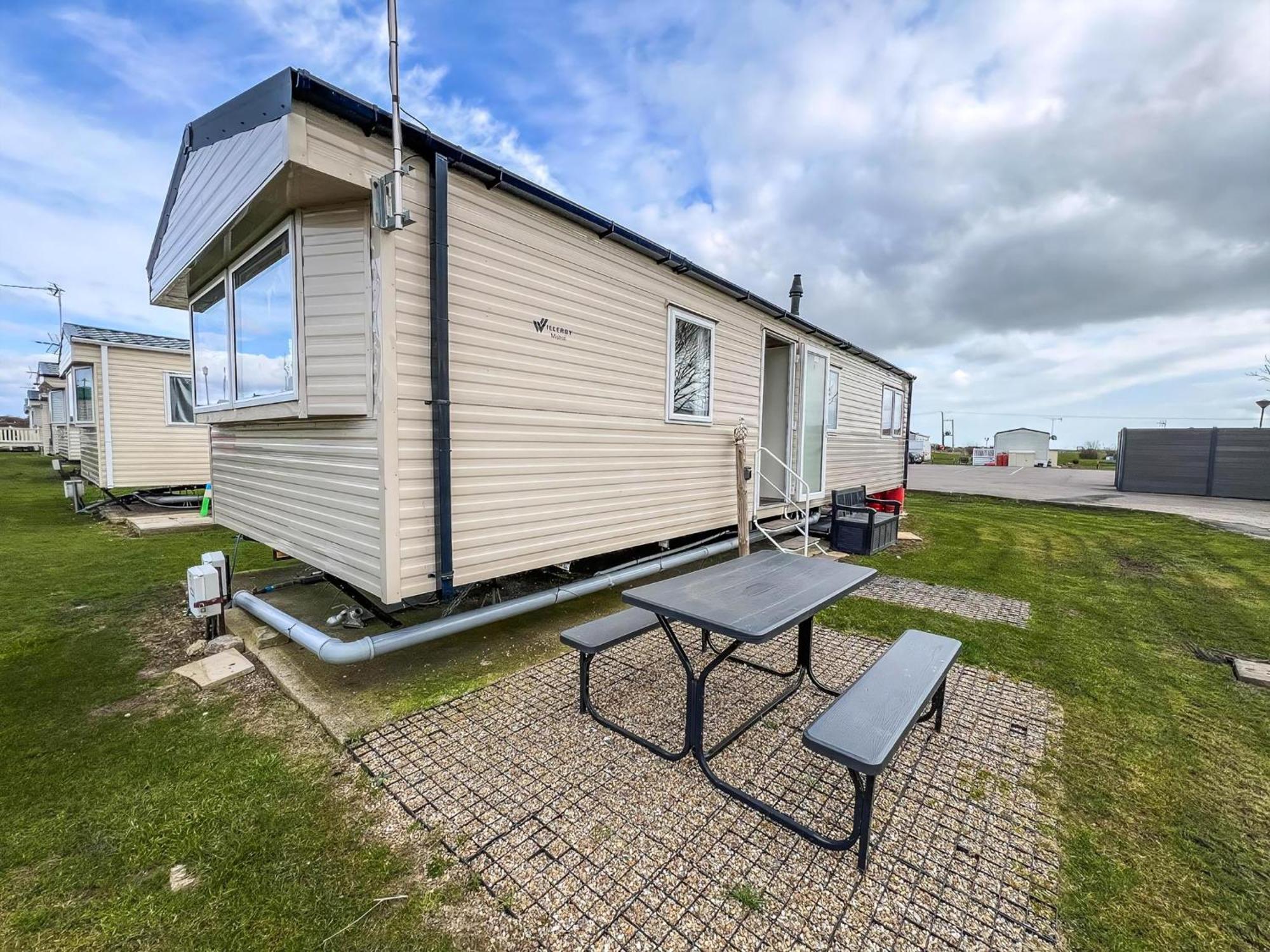 Modern 6 Berth Caravan With Wifi At St Osyth Beach In Essex Ref 28051Fv Clacton-on-Sea Zewnętrze zdjęcie